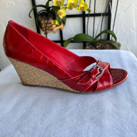 Brighton Shoes - 🎈OPEN TO REASONABLE OFFERS🎈 BRIGHTON RIVA RED CROC PATENT LEATHER WEDGES